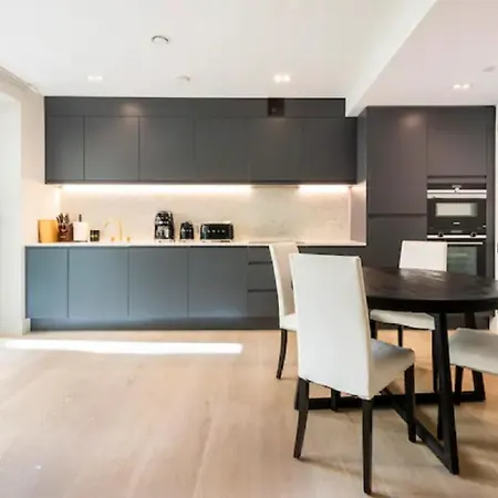 The Percy'S Urban Living Apartment
